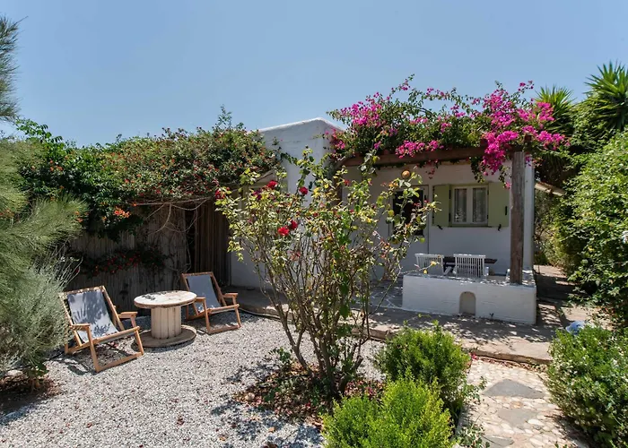 Retreats 1 Paros Isterni (Paros)